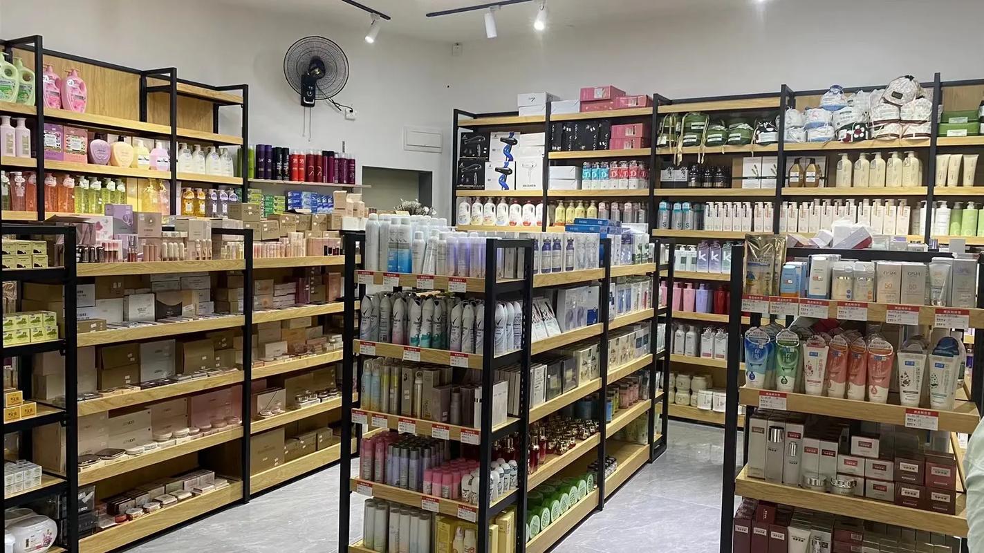 《嘉華日用品批發(fā)零售》新店開業(yè) 服裝服飾零售助力生活品質(zhì)提升