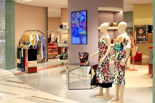 時尚薈萃 探索現(xiàn)代服裝零售店的魅力與策略